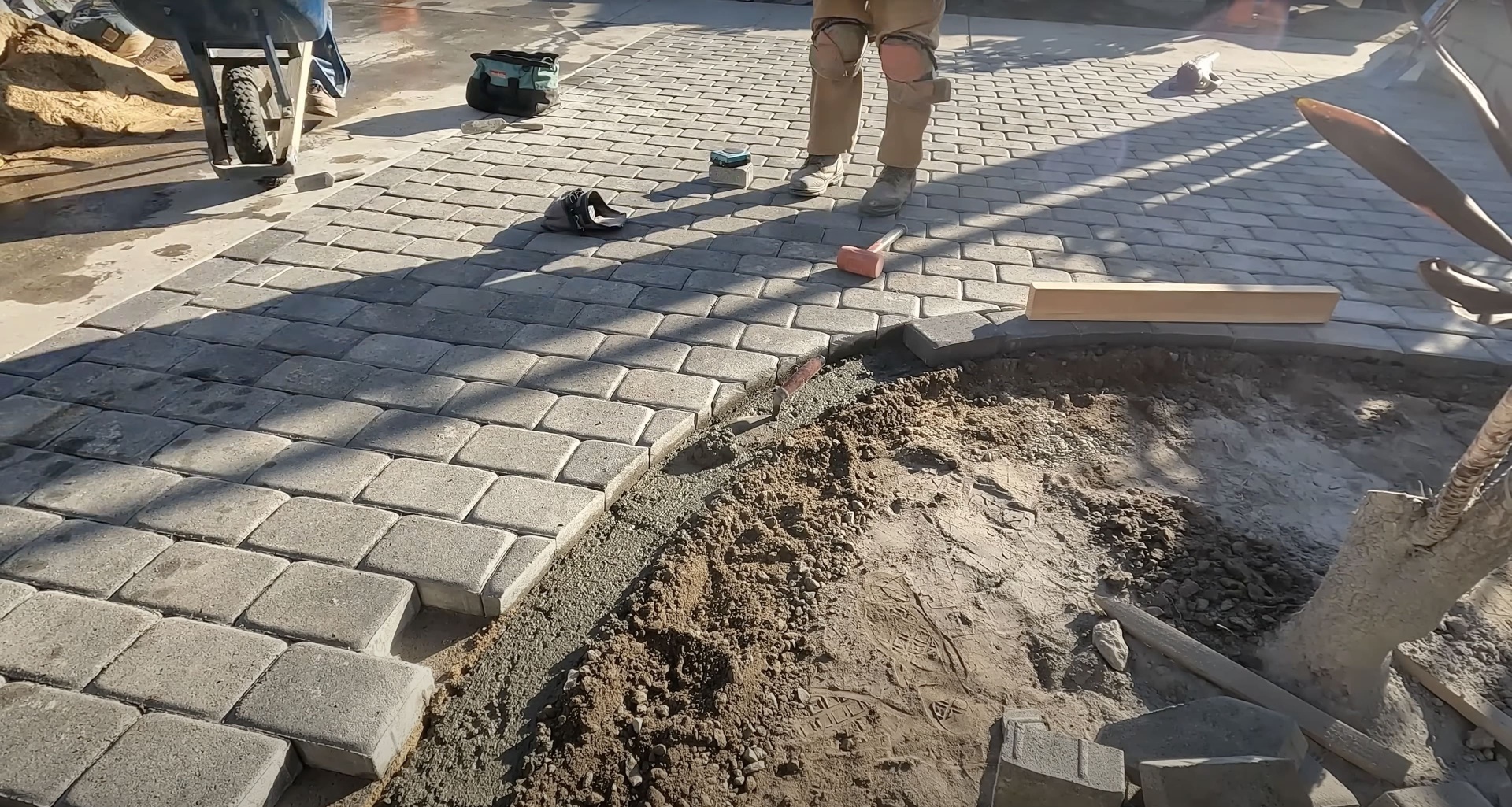 Expert concrete paver and hardscaping services in Taunton, MA Professional concrete paver installation by Taunton Concrete team